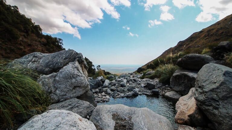 Descubre las mejores rutas de senderismo en Villa de Merlo
