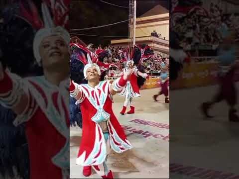 El Carnaval Gualeguaychuense: Tradici&oacute;n y Espect&aacute;culo